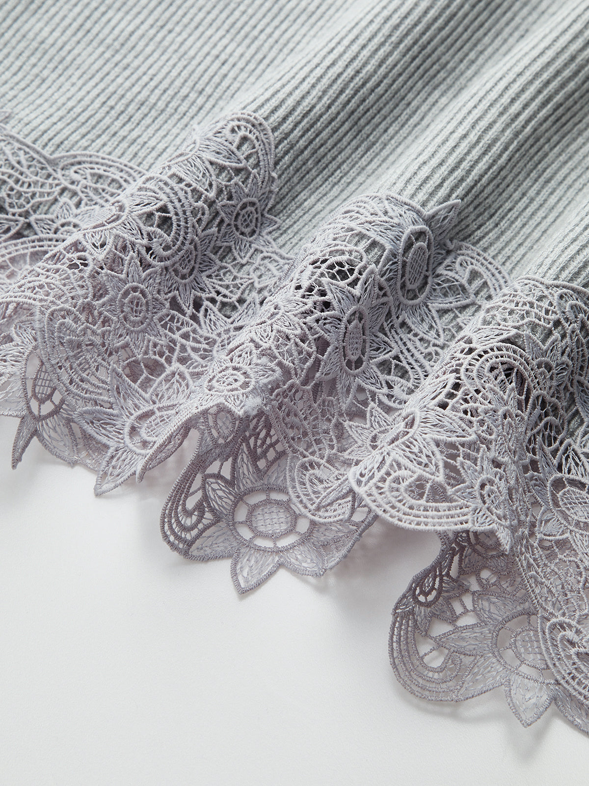 Yün Karışımı Dantel Etekli Metal Düğmeli Mini Elbise