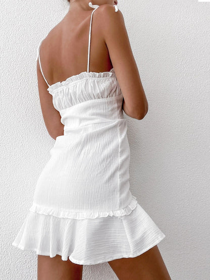 Seksi V Yaka Fırfırlı Etekli Dar Askılı Kısa Elbise