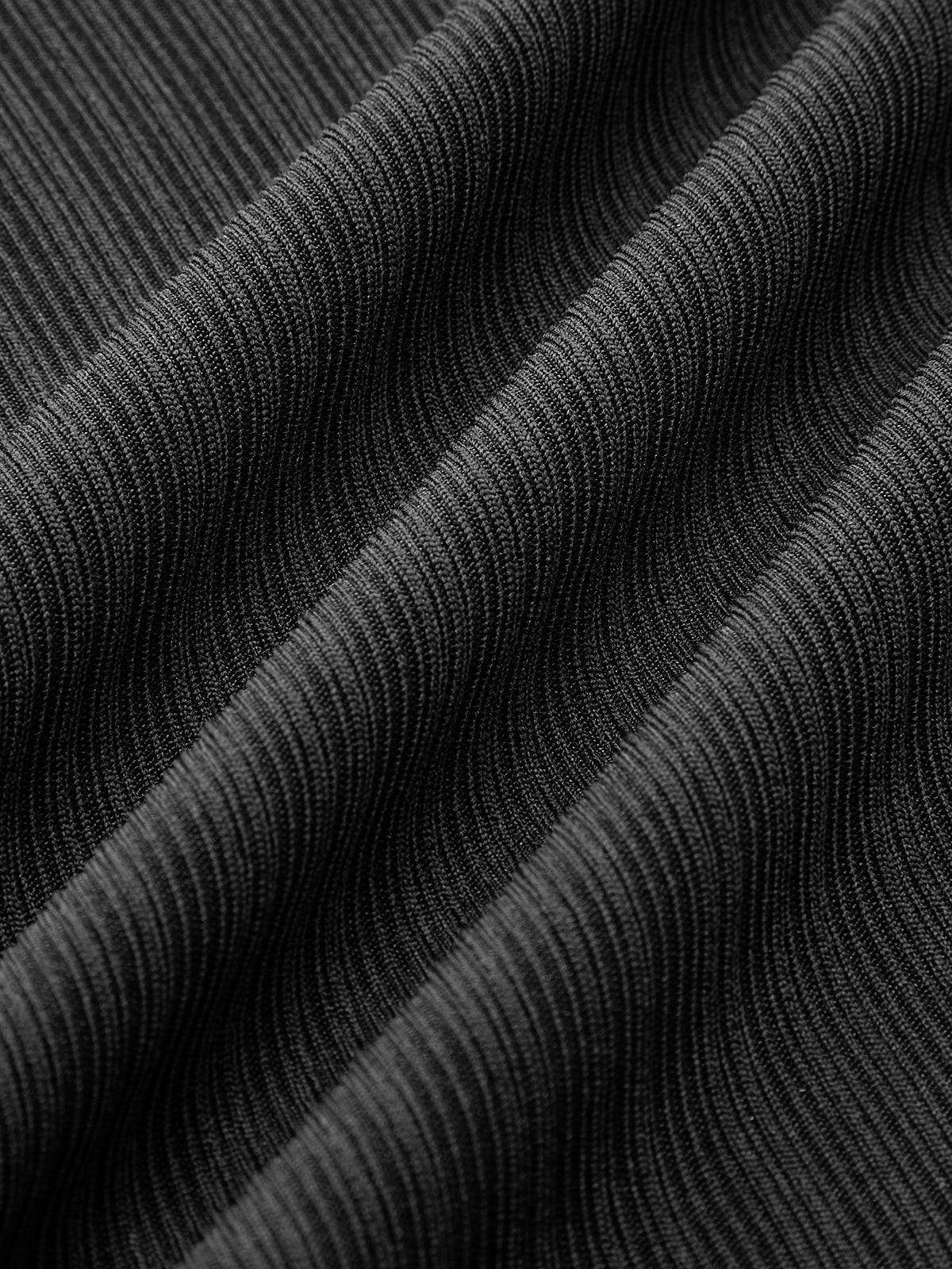 Metal Detaylı Pileli Bluz